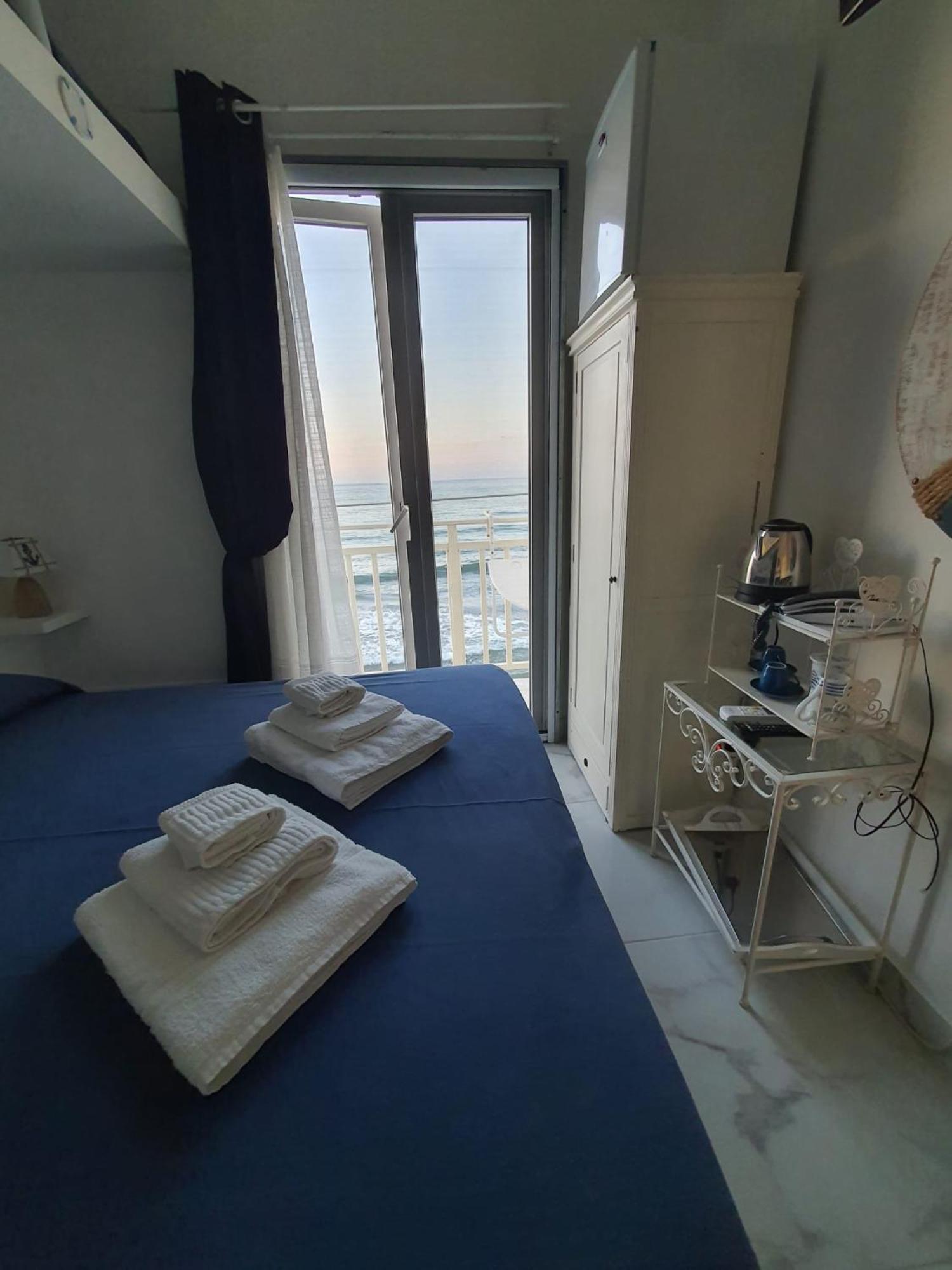 Bed & Breakfast La Battigia -locanda Di Natale