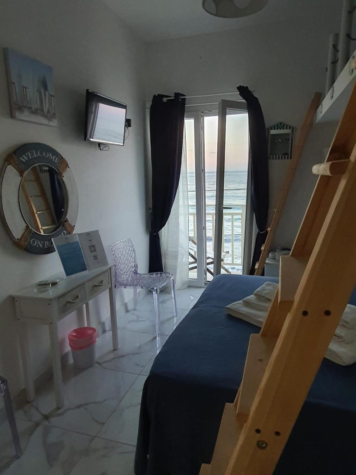 Bed & Breakfast La Battigia -locanda Di Natale