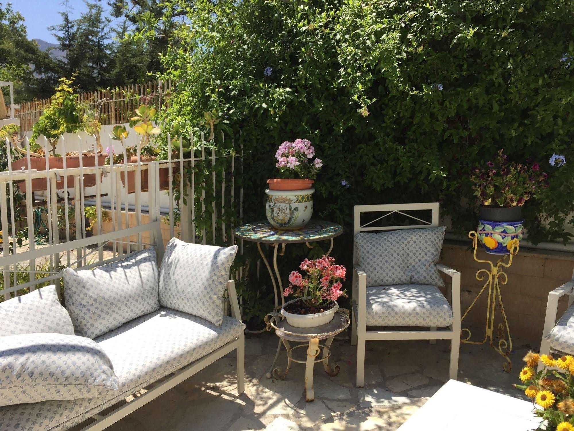 Bed & Breakfast La Battigia -locanda Di Natale