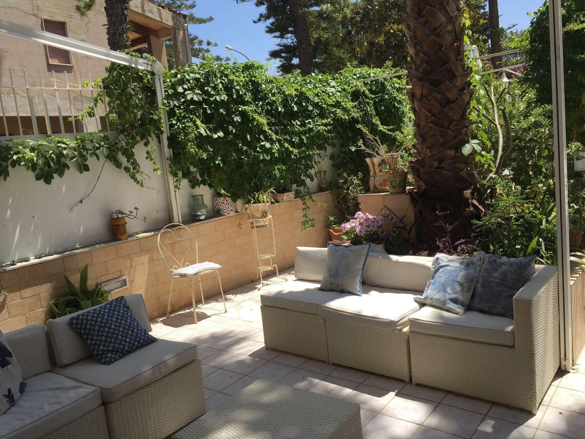 Bed & Breakfast La Battigia -locanda Di Natale Trabia